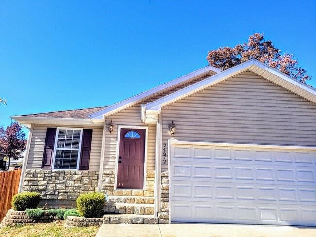 Building Photo - Home with a fence close to FLW