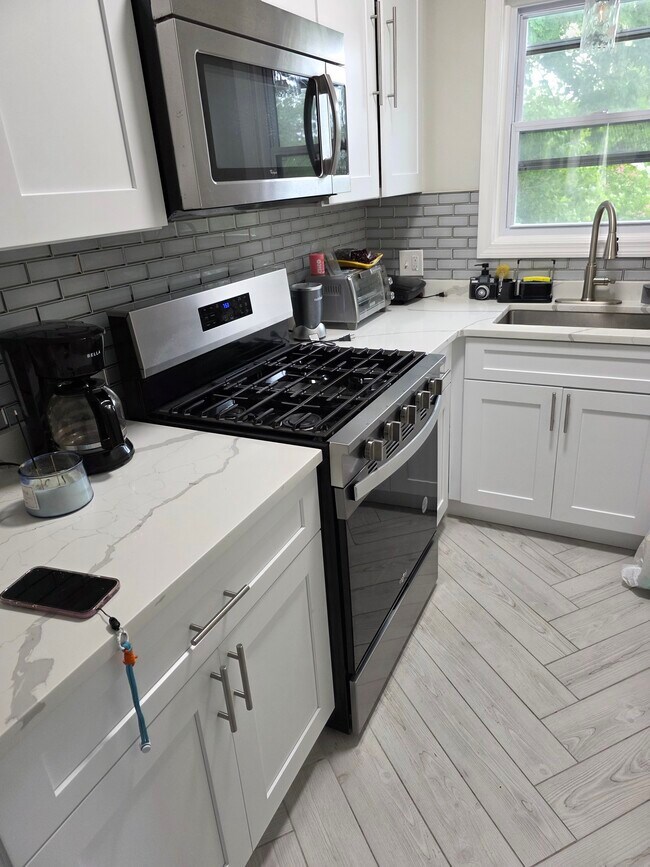 Photo - 69 Langdon St Unit 2nd Floor