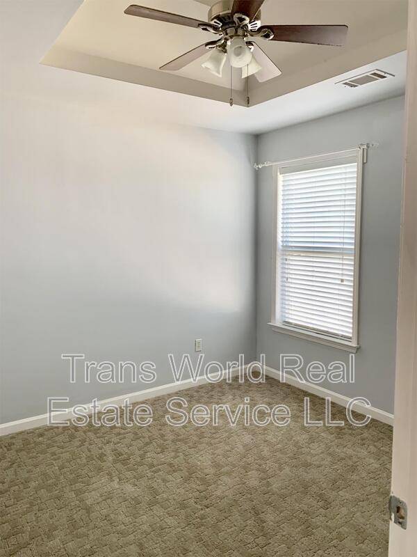 Photo - 4610 Blue Iris Way