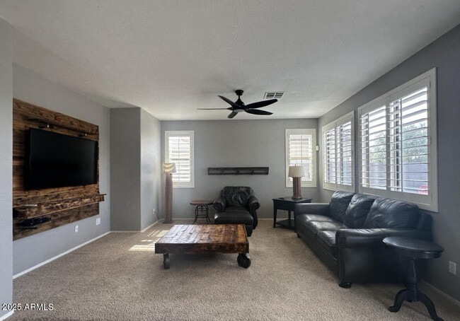 Photo - 90 W Beechnut Pl