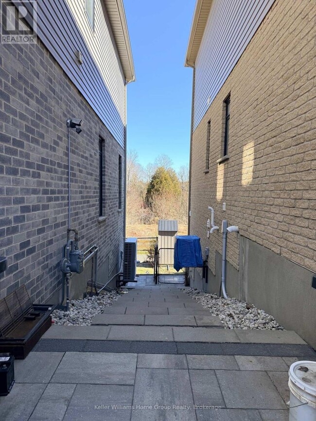 Photo - 277 MacAlister Blvd