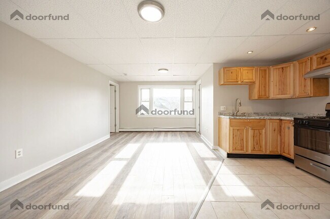 Photo - 4 Balloon Landing