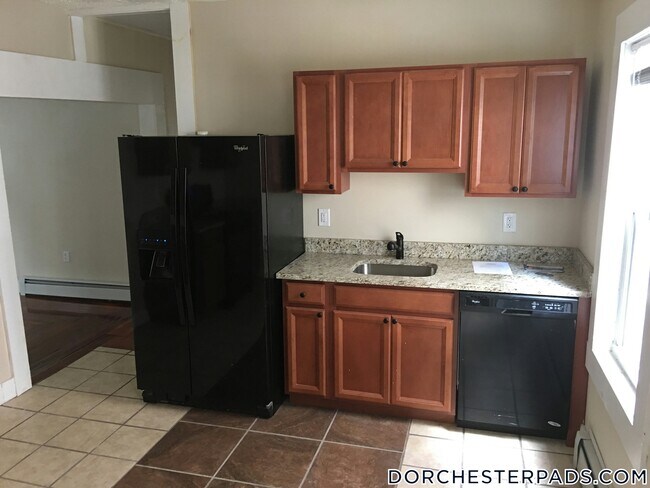 27 Wolcott St Unit 1