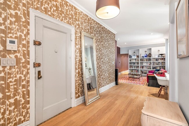 Photo - 327 W 83rd St