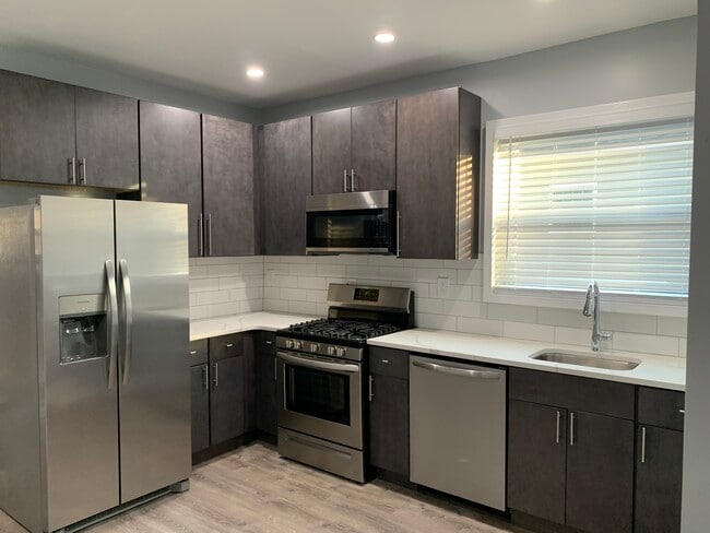 Building Photo - 23 Fairview Ave Unit 1 Rental