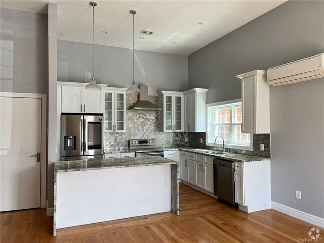 Building Photo - 260 Robinson Ave Rental