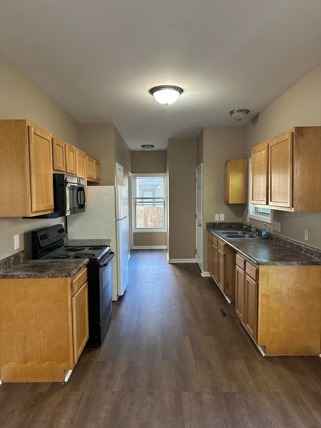 Photo - 3933 Pine Ridge Way