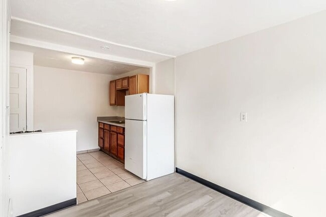 Photo - Newly Remodeled Downtown Studio!