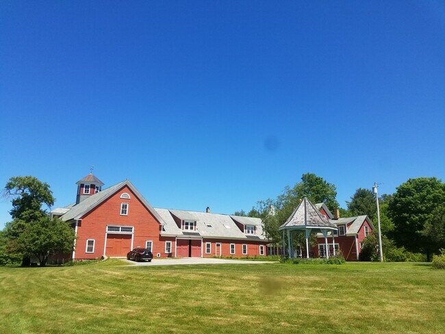 Live in an exceptional 1781 New England farmhouse - 1252 County Rd