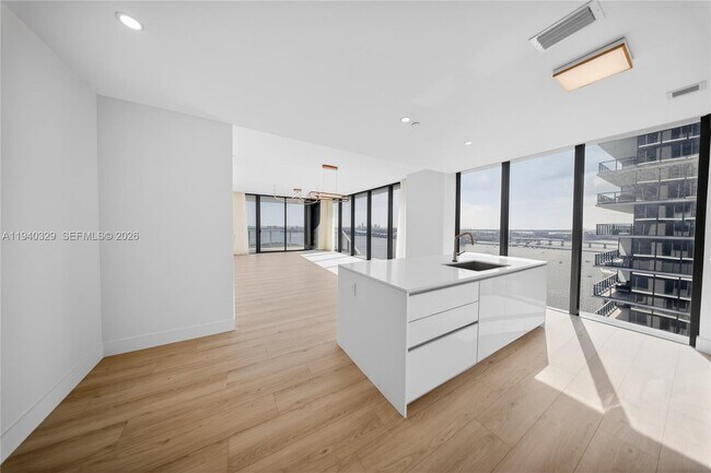 Photo - 700 NE 24th St Unit 2507