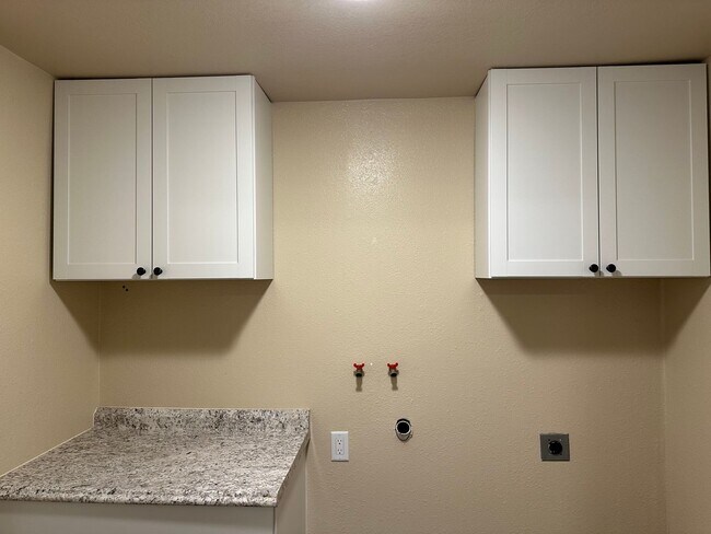 Photo - 495 52nd St