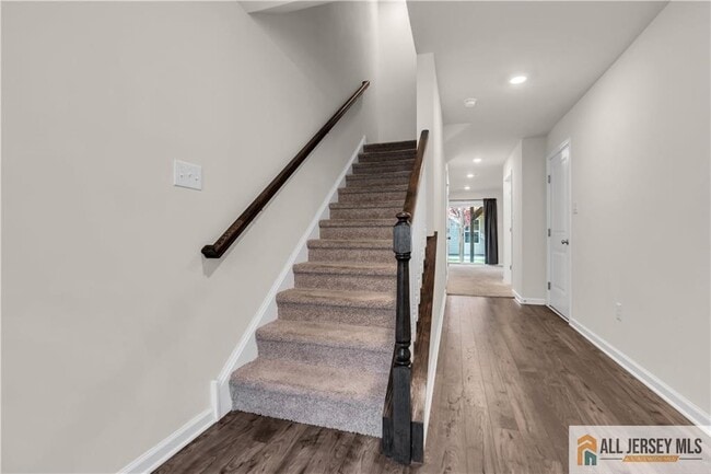 Photo - 504 E International Rd