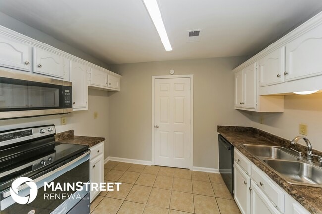 Photo - 215 Guthrie Dr