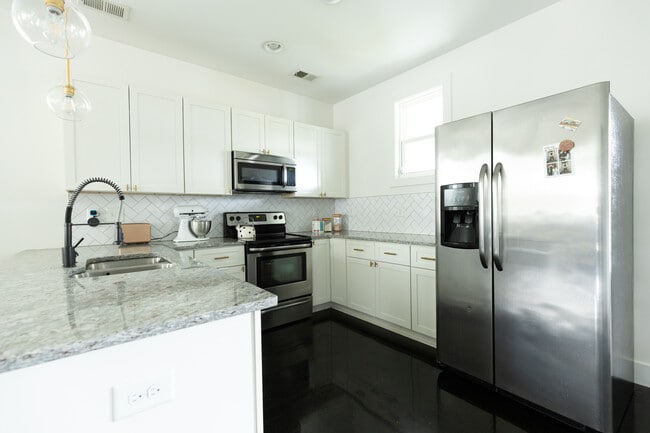 Photo - 1211B Litton Ave