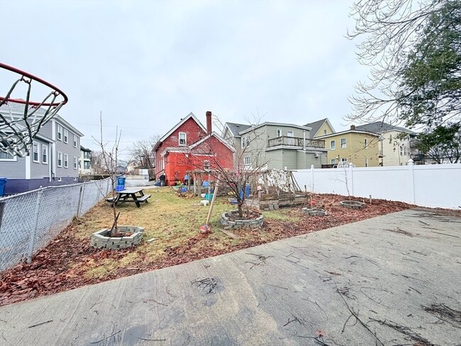 Photo - 142 Abbott St