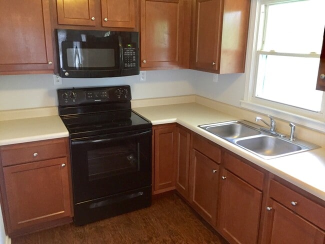 Photo - Charming 3 bed, 1 Bath in Shelbyville!