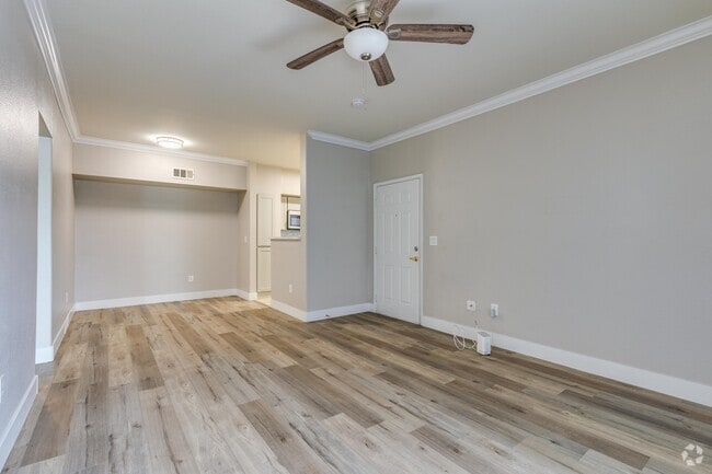 1 BR, 1 BA (Renovated) - 700 SF