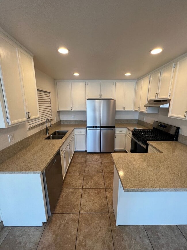 Photo - Move in Special!! $1000 off 1st Month's Rent!! Unidad 849