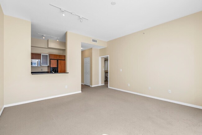 Photo - 233 S Federal Hwy Unit Lph06