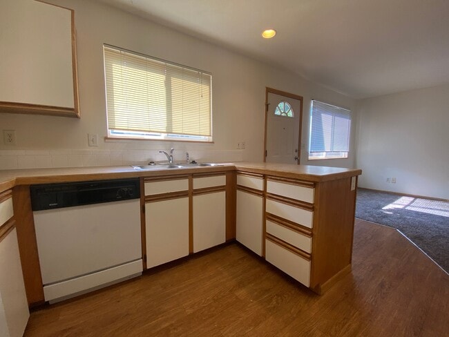 Photo - 219 W Myrtle St Unidad APT D
