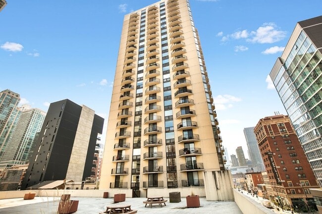Photo - W Huron Unit 1201