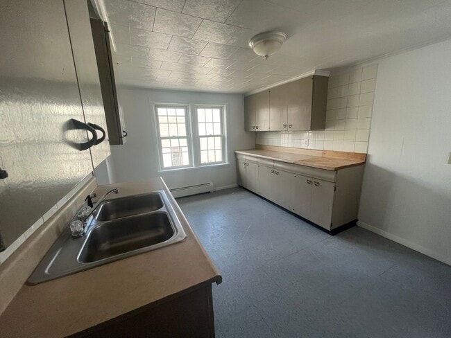 Photo - Spacious 1–2 Bedroom Apartment for Rent – Adams, MA Unit 5