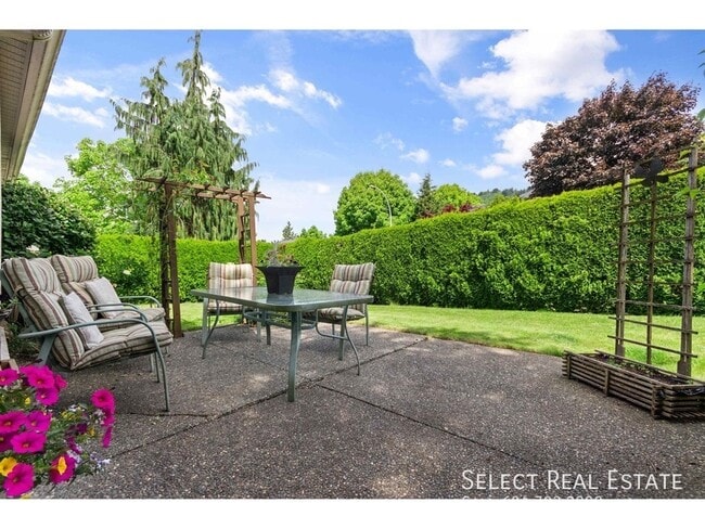 Photo - 46660 Sylvan Dr