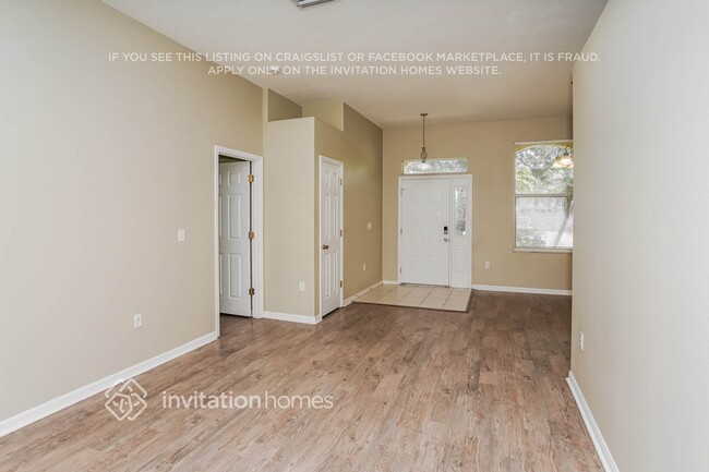 Photo - 6138 36th Ln E