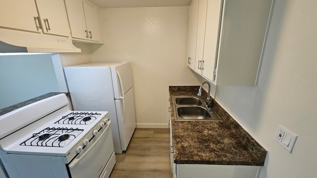 Photo - 6842 Fulton Ave Unidad 19
