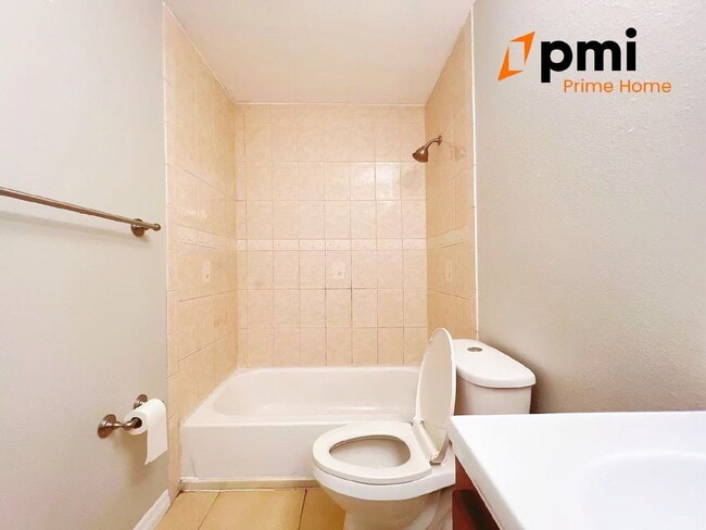 Photo - "Charming 2-Bed, 2-Bath Condo Oasis in Kis... Unit 306
