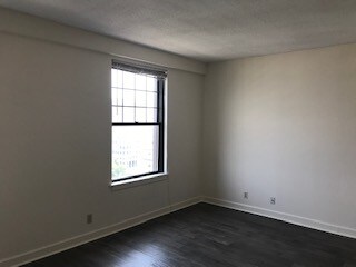 109 N Main St