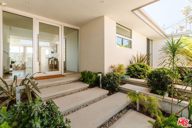 3642 Beverly Ridge Dr