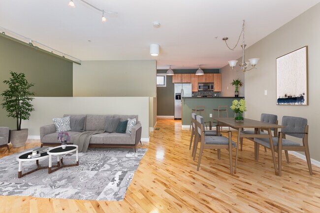 Photo - 210 Broadway Unidad 404