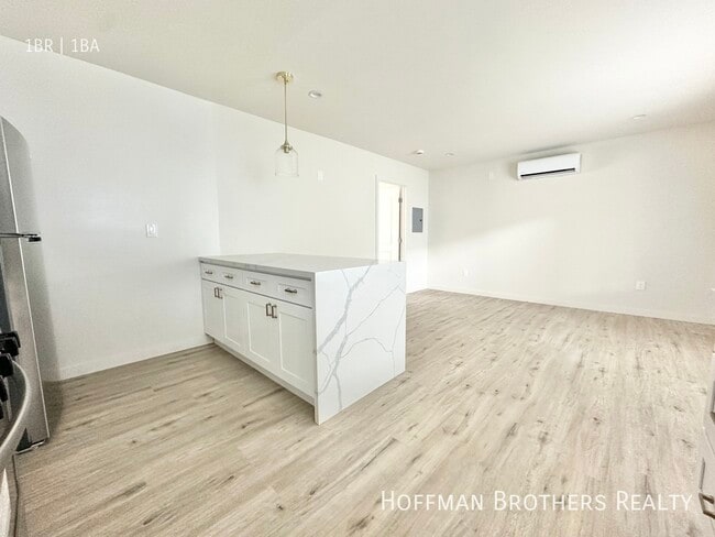 Photo - 626 Arbor Vitae St Unit B