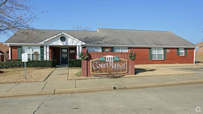 Photo - Court Manor Apartments