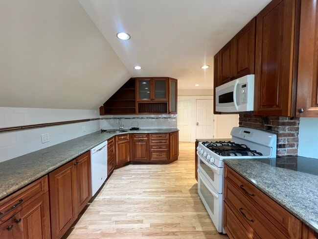 Photo - 50 White St Unit 3