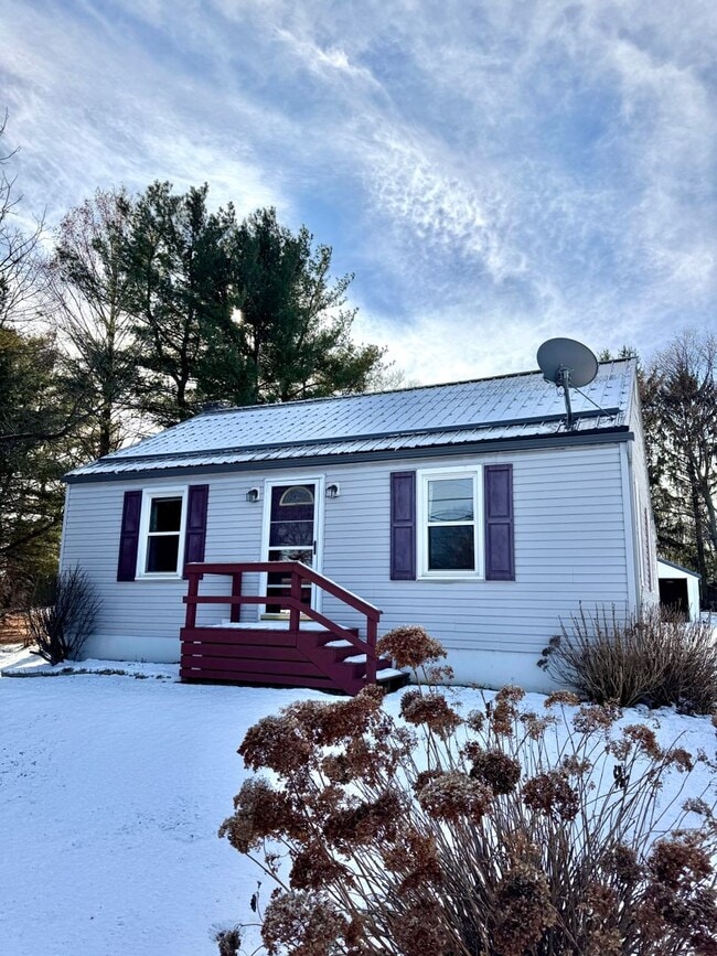 Building Photo - TWO BEDROOM HOME IN PARKLAND SCHOOLS