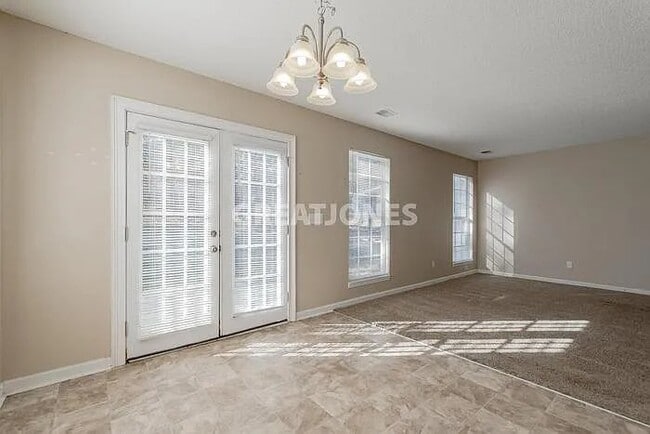 Photo - 224 Bridleridge Rd