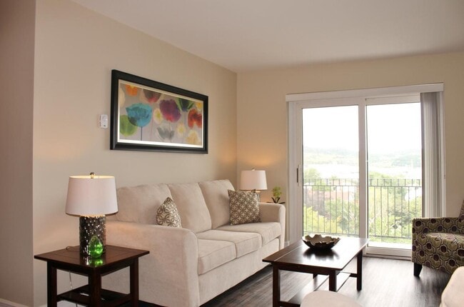 Photo - Regency Tower