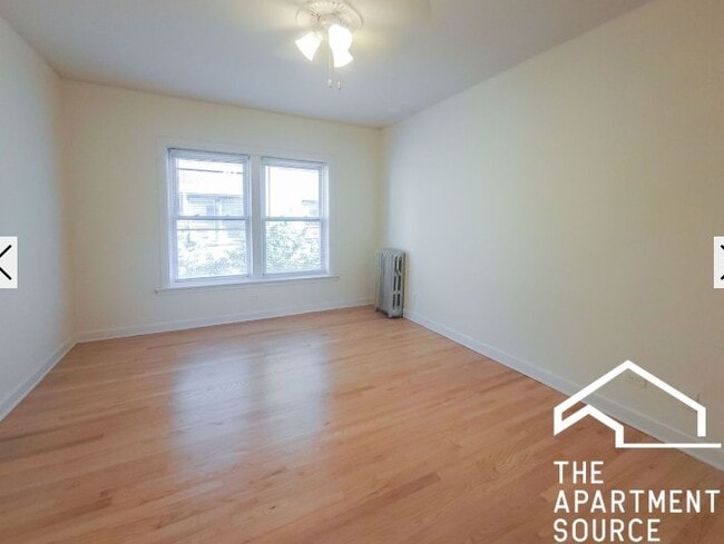 Building Photo - 3916 N Pine Grove Ave