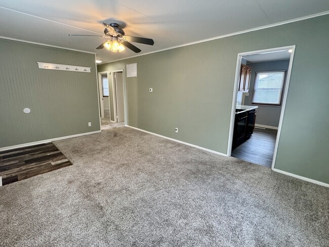 Photo - 906 E Elm St