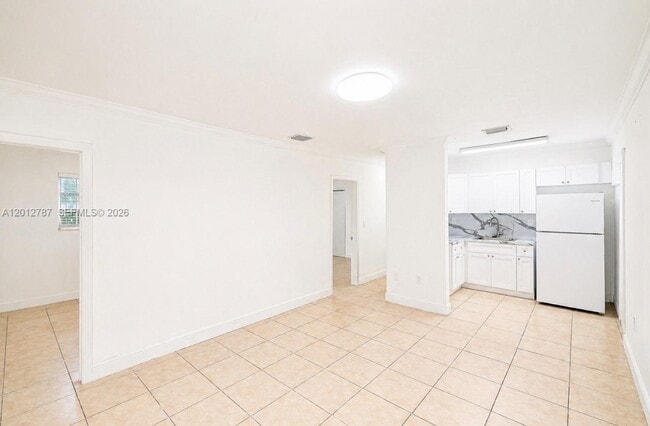 Photo - 7190 W 11th Ct Unidad 4