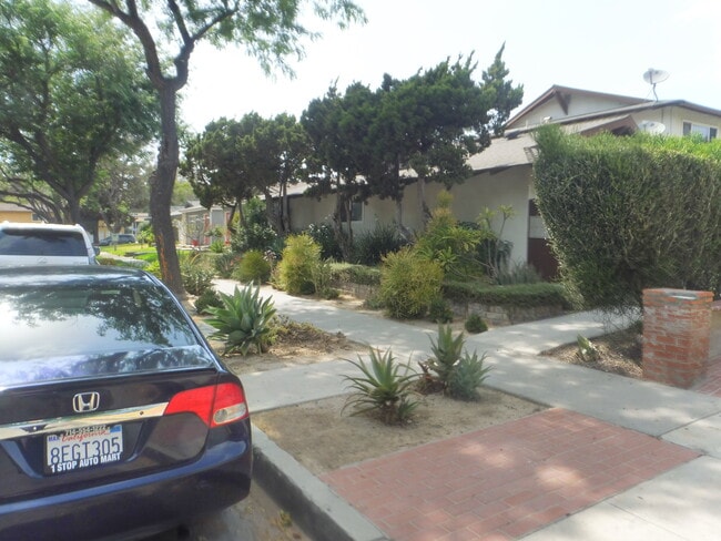 Photo - 2613 Andover Ave Unit Andover #4