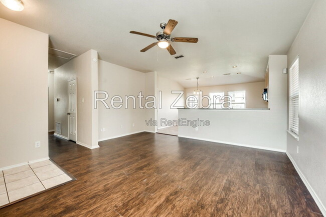 Building Photo - 752 Vista Verde Dr