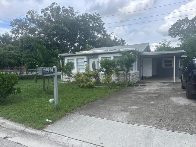 2837 NW 9th Ct