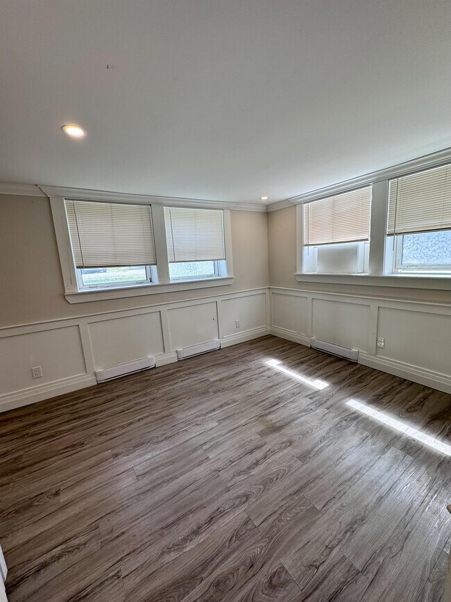 Photo - 1495 Gladstone Ave Unit 107