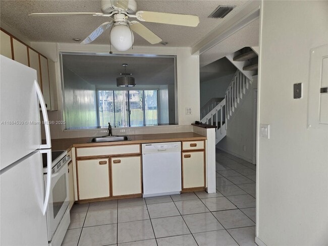 Photo - 4599 Carambola Cir S