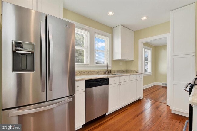 Photo - 116 2nd Ave
