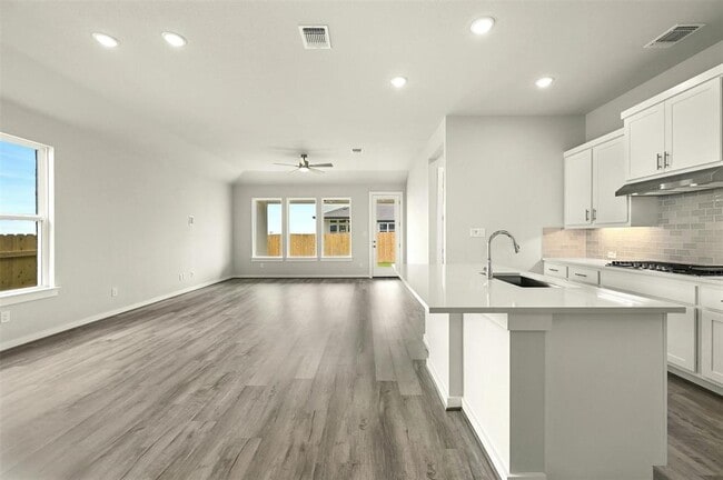 Photo - 4304 Contrail Ln