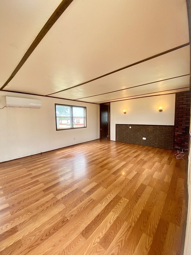 Building Photo - 150 Private Road 1610